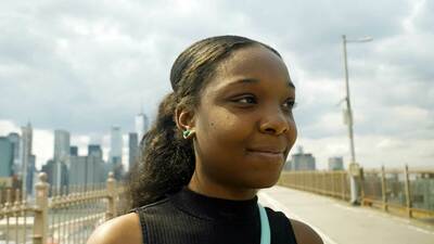 Small Woman Smiling Brooklyn Bridge 1920 X1080 Lighter